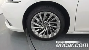 Lexus ES, 2025 — миниатюра 4