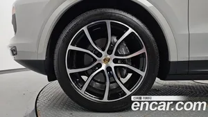 Porsche Cayenne, 2023 — миниатюра 4