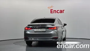 Lexus ES, 2022 — миниатюра 4