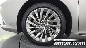Lexus ES, 2022 — миниатюра 5