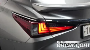 Lexus ES, 2022 — миниатюра 9