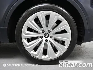 Bentley Bentayga, 2021 — миниатюра 5
