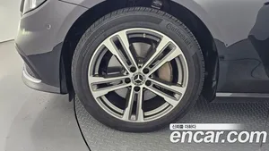 Mercedes-Benz E-Class, 2022 — миниатюра 5