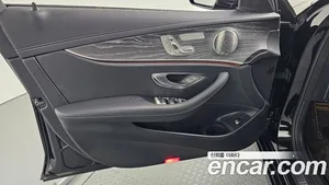 Mercedes-Benz E-Class, 2022 — миниатюра 14