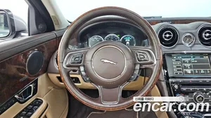 Jaguar XJ, 2015 — миниатюра 11