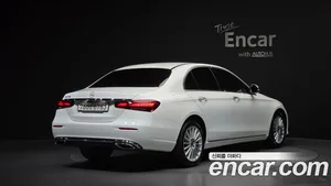 Mercedes-Benz E-Class, 2022 — миниатюра 1