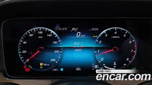 Mercedes-Benz E-Class, 2022 — миниатюра 10