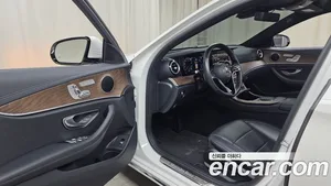 Mercedes-Benz E-Class, 2022 — миниатюра 12