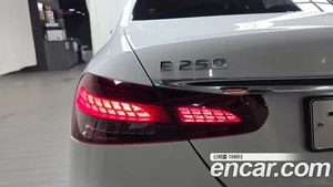 Mercedes-Benz E-Class, 2022 — миниатюра 8