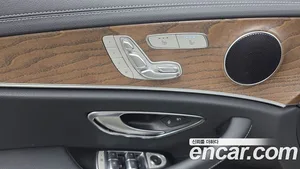 Mercedes-Benz E-Class, 2022 — миниатюра 26