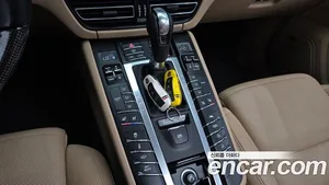 Porsche Macan, 2021 — миниатюра 12