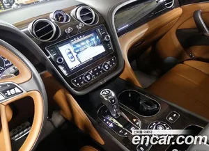 Bentley Bentayga, 2020 — миниатюра 11
