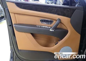 Bentley Bentayga, 2020 — миниатюра 13