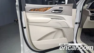 Cadillac Escalade, 2022 — миниатюра 13