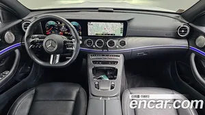 Mercedes-Benz E-Class, 2022 — миниатюра 10