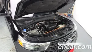 Ford Explorer, 2022 — миниатюра 6