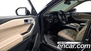 Ford Explorer, 2022 — миниатюра 11