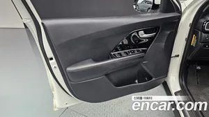 Kia Niro, 2016 — миниатюра 12