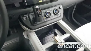 Land Rover Defender, 2025 — миниатюра 9