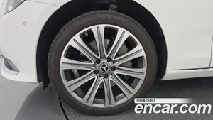 Mercedes-Benz E-Class, 2023 — миниатюра 5