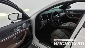 Mercedes-Benz E-Class, 2023 — миниатюра 10