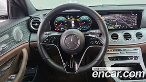 Mercedes-Benz E-Class, 2023 — миниатюра 13