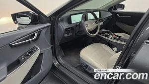 Kia EV6, 2023 — миниатюра 12