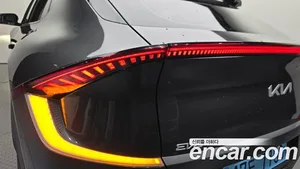 Kia EV6, 2023 — миниатюра 8