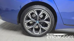 BMW i4, 2023 — миниатюра 4