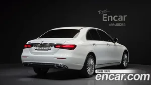 Mercedes-Benz E-Class, 2022 — миниатюра 1