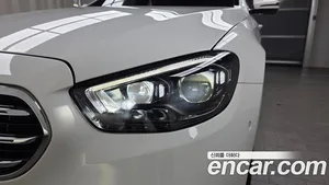 Mercedes-Benz E-Class, 2022 — миниатюра 7