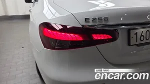 Mercedes-Benz E-Class, 2022 — миниатюра 8