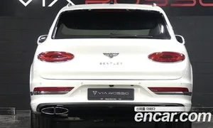 Bentley Bentayga, 2022 — миниатюра 4