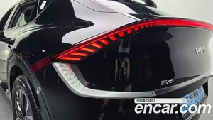 Kia EV6, 2023 — миниатюра 8