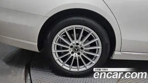 Mercedes-Benz E-Class, 2023 — миниатюра 5