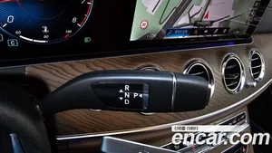 Mercedes-Benz E-Class, 2023 — миниатюра 12