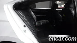 Hyundai Avante, 2017 — миниатюра 12