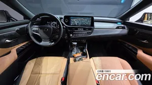 Lexus ES, 2025 — миниатюра 10