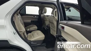 Ford Explorer, 2021 — миниатюра 11