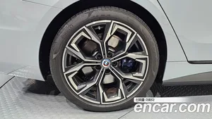 BMW i4, 2023 — миниатюра 4