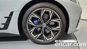 BMW i4, 2023 — миниатюра 6