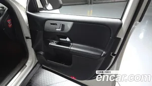 Mercedes-Benz GLB-Class, 2021 — миниатюра 14