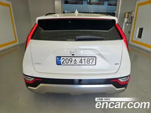 Kia Niro, 2023 — миниатюра 5
