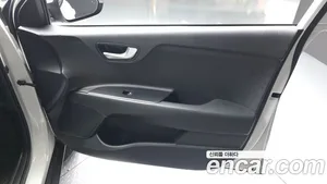 Kia Stonic, 2018 — миниатюра 14