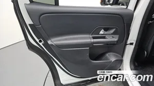 Mercedes-Benz GLB-Class, 2021 — миниатюра 15