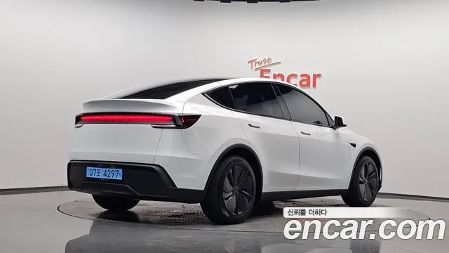 Tesla Model Y, 2026 — фото автомобиля из Кореи