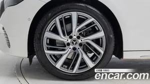 Mercedes-Benz E-Class, 2024 — миниатюра 5