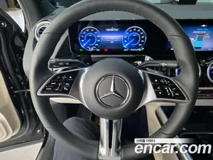 Mercedes-Benz EQA, 2025 — миниатюра 13