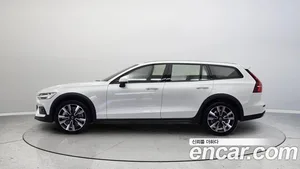 Volvo V60, 2024 — миниатюра 3