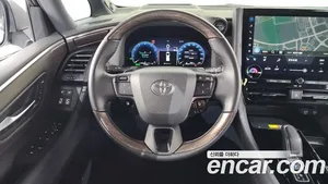 Toyota Alphard, 2024 — миниатюра 19
